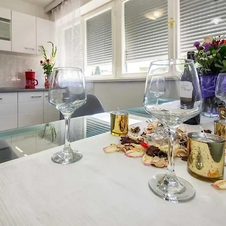 Apartmán Luxury Center - Two Bedroom With Balcony *