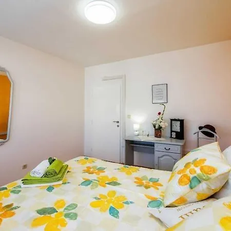 Luxury Center - Two Bedroom With Balcony