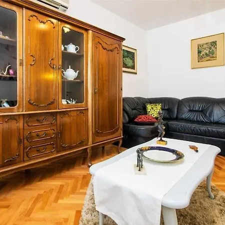 Apartmán Luxury Center - Two Bedroom With Balcony Split