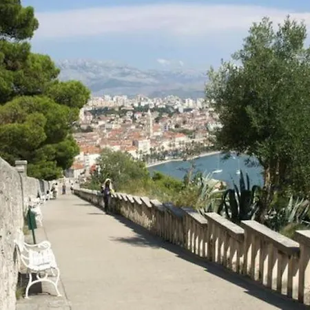 Luxury Center - Two Bedroom With Balcony Apartmán Split