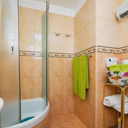 Luxury Center - Two Bedroom With Balcony Split