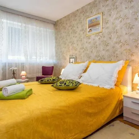 Luxury Center - Two Bedroom With Balcony * Split
