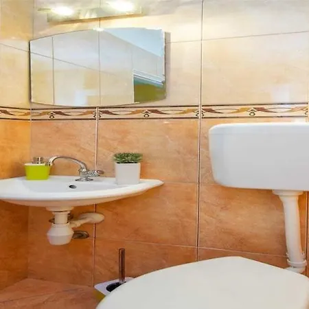 Luxury Center - Two Bedroom With Balcony Apartmán