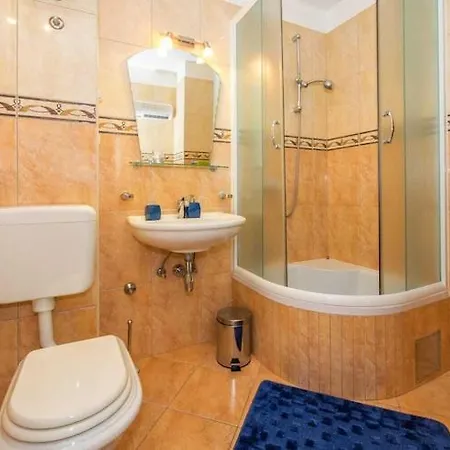 Luxury Center - Two Bedroom With Balcony Apartmán *