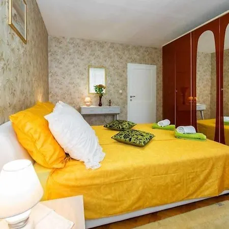 Apartmán Luxury Center - Two Bedroom With Balcony *