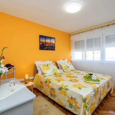 Apartmán Luxury Center - Two Bedroom With Balcony
