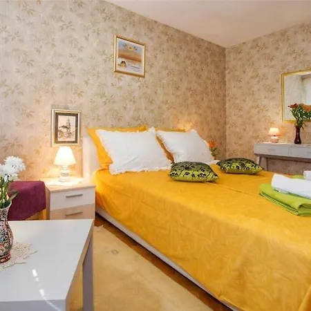 Luxury Center - Two Bedroom With Balcony Apartmán *